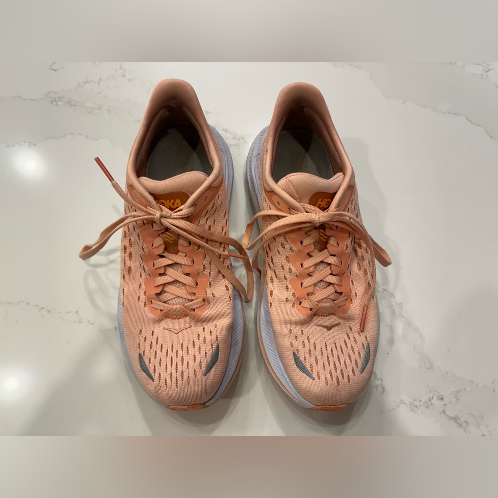 Women's Hoka One One Kawana Peach & White Running Shows Size 7